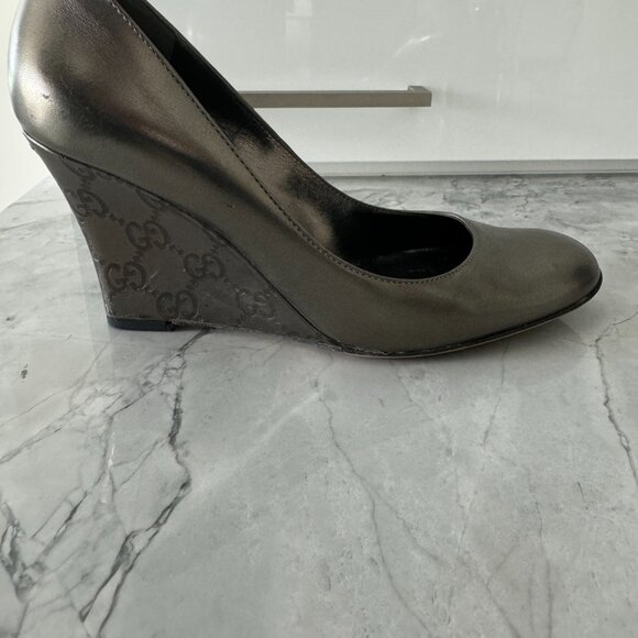 Gucci platinum wedges vintage size 6+ with Box, dusters and booklet Full Set - Picture 13 of 16